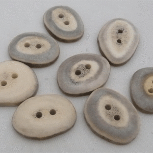reindeer horn buttons-with-hole-for-thread
